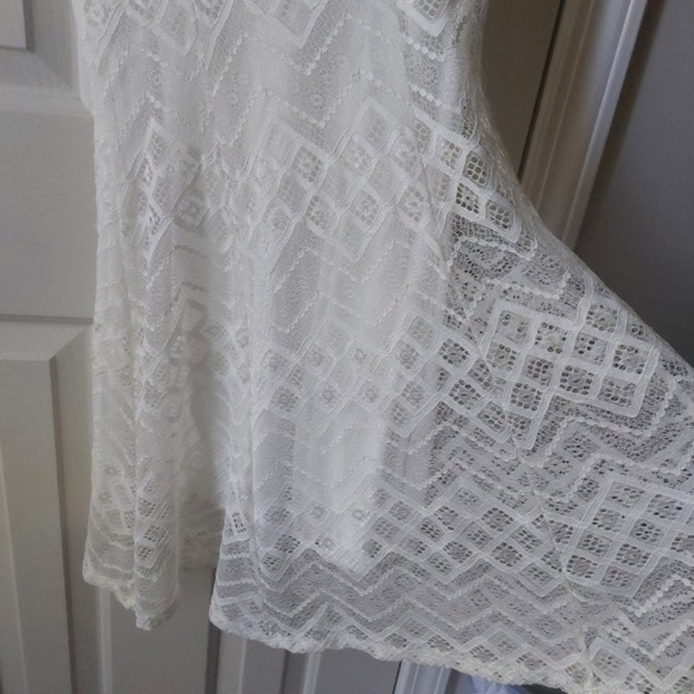 Three Pink Hearts - Ivory/White Lace Mini Dress - Picture 3 of 5